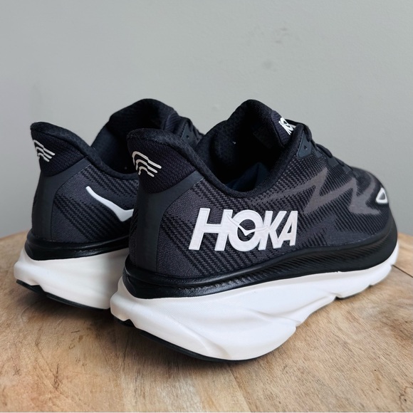 Hoka One Shoes Men 9.5D Clifton 9 Black White Running Shoes Walking Comfort - Picture 4 of 15